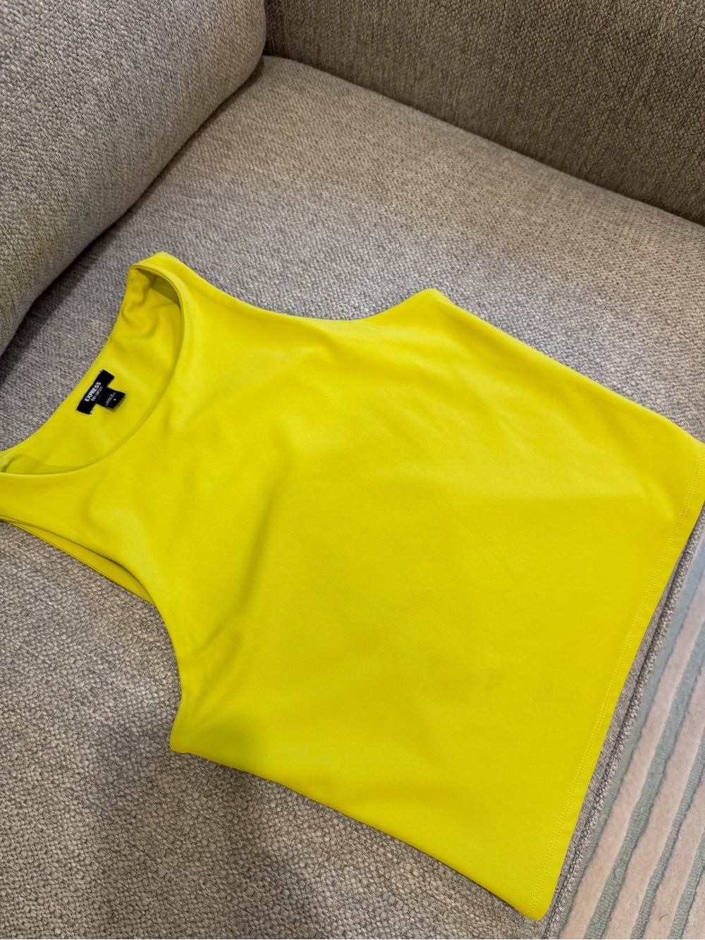 Express Women’s Body Contour Neon Yellow Sleeveless Tank Top Size Small